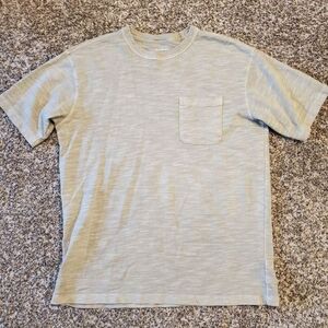 Old Navy Men's light green pocket T-Shirt